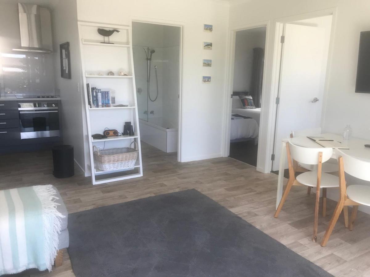 30 Seconds To The Beach Kawakawa Bay Exterior photo